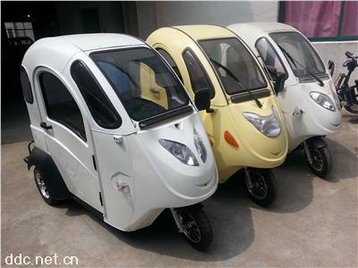 全封闭电动三轮车